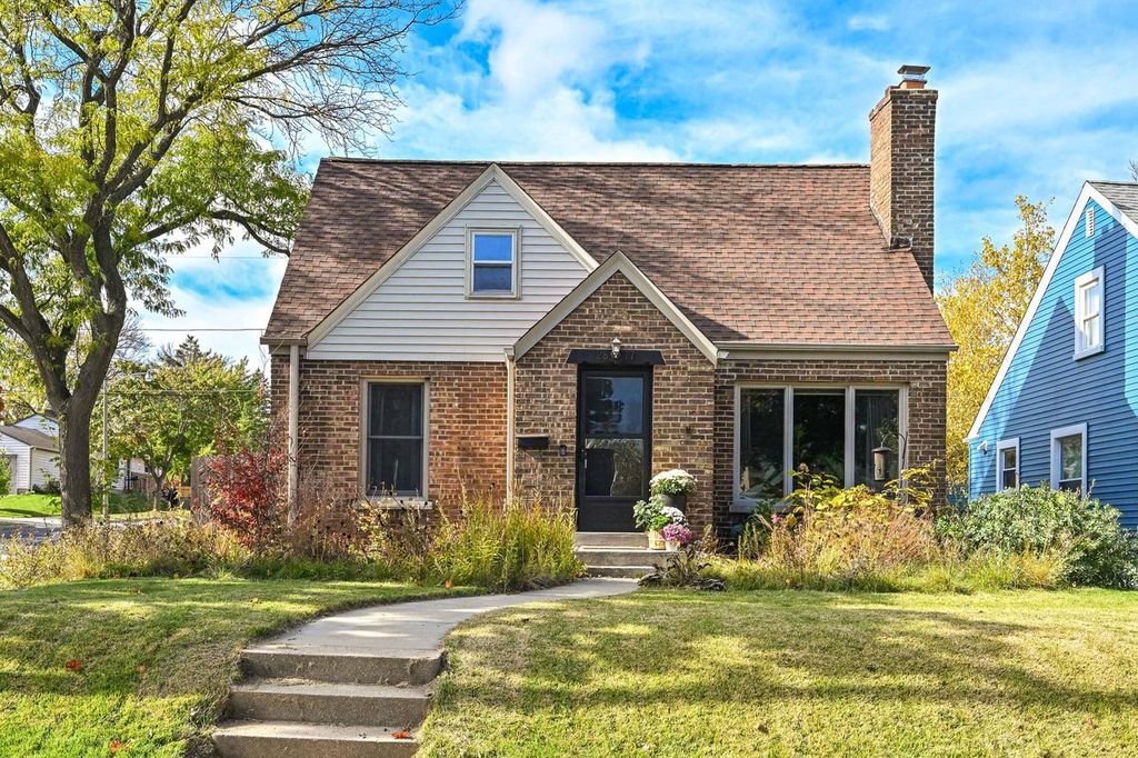 2877 S 46th STREET, Milwaukee, WI 53219