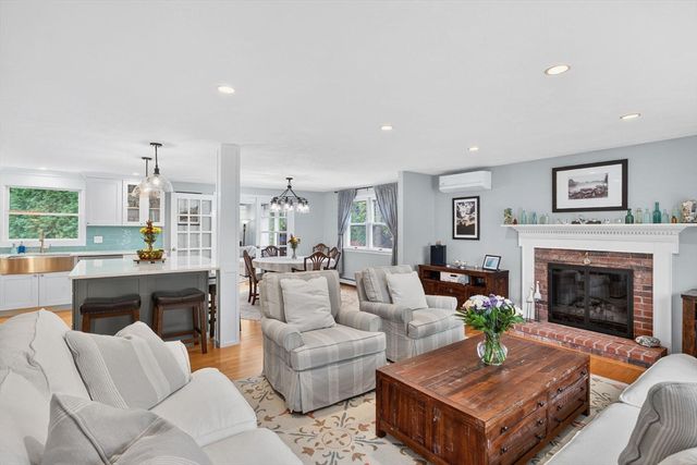 3 Bittersweet Ln, Harwich, MA 02645