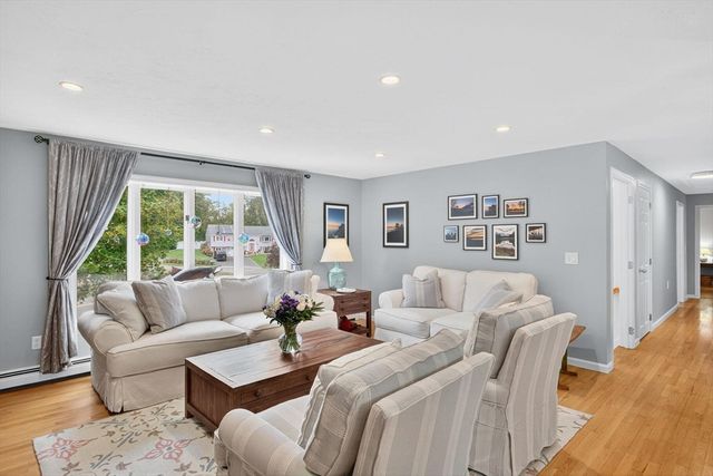 3 Bittersweet Ln, Harwich, MA 02645