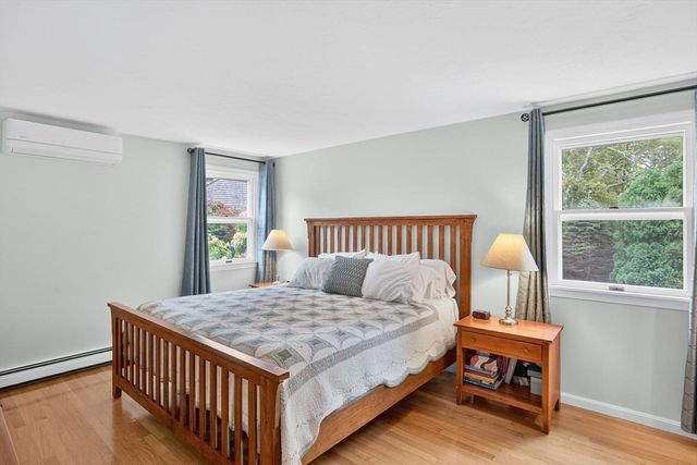 3 Bittersweet Ln, Harwich, MA 02645