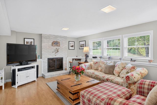 3 Bittersweet Ln, Harwich, MA 02645