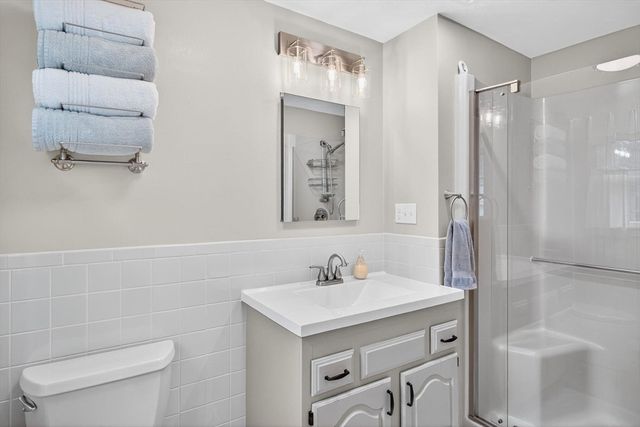 3 Bittersweet Ln, Harwich, MA 02645