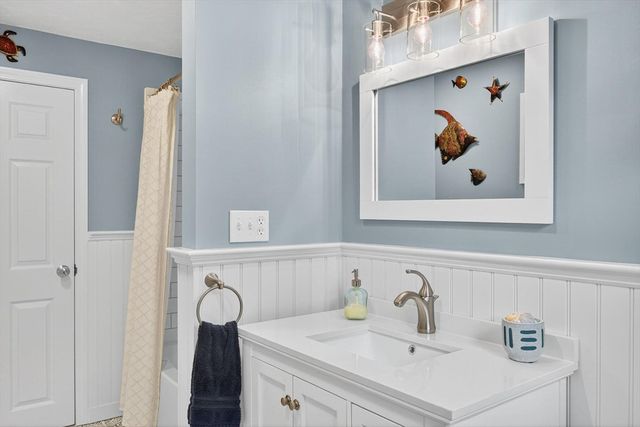 3 Bittersweet Ln, Harwich, MA 02645