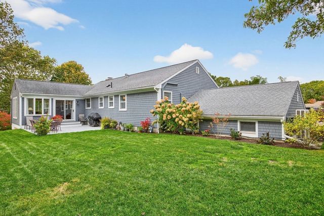 3 Bittersweet Ln, Harwich, MA 02645