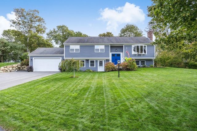 3 Bittersweet Ln, Harwich, MA 02645