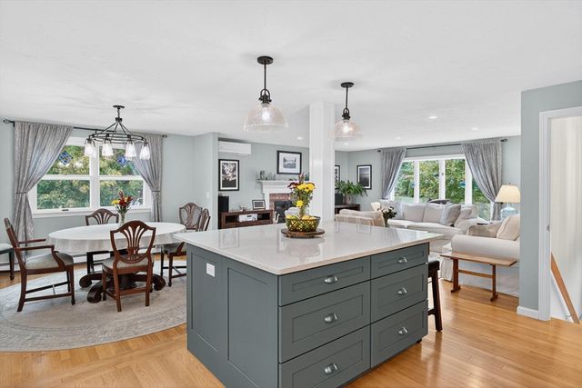 3 Bittersweet Ln, Harwich, MA 02645