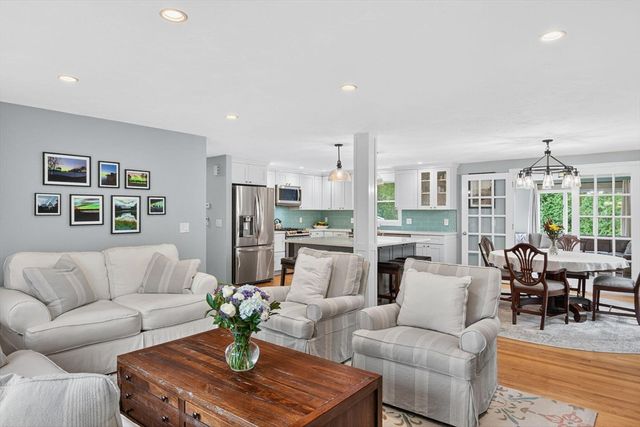 3 Bittersweet Ln, Harwich, MA 02645