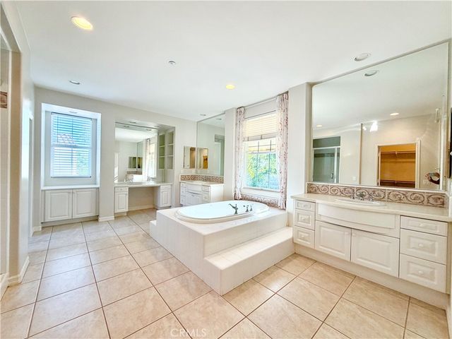 25 New Dawn, Irvine, CA 92620