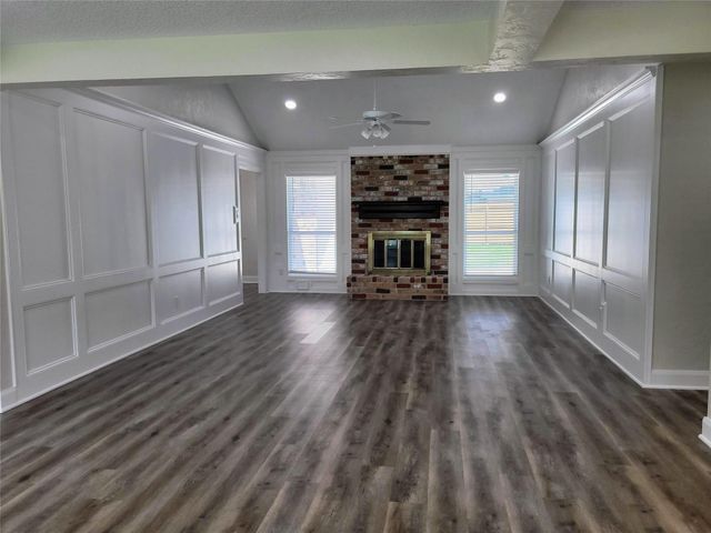 11926 Stillwater Drive, Houston, TX 77070