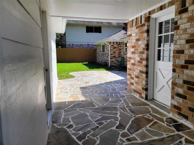 11926 Stillwater Drive, Houston, TX 77070