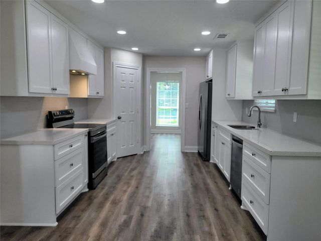 11926 Stillwater Drive, Houston, TX 77070