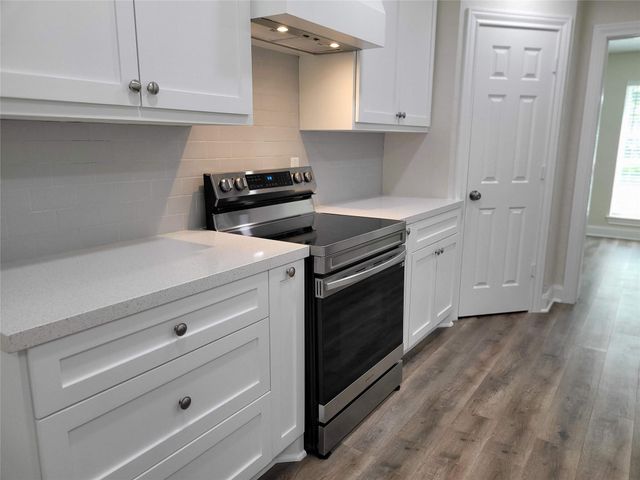 11926 Stillwater Drive, Houston, TX 77070