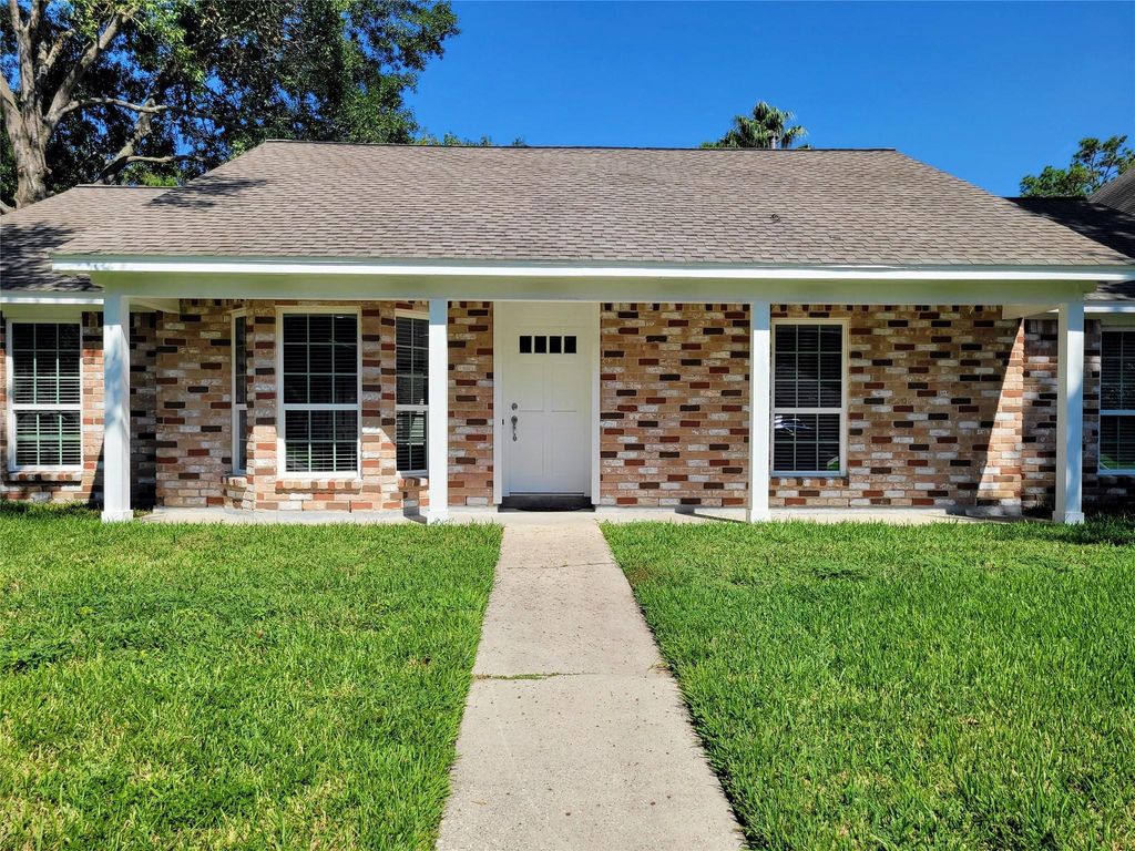 11926 Stillwater Drive, Houston, TX 77070