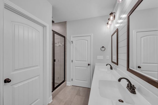 1277 Lecomte Rd, Dickson, TN 37055