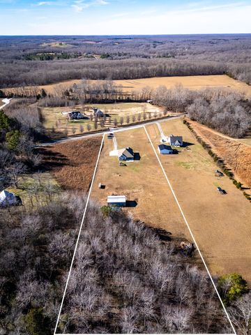 1277 Lecomte Rd, Dickson, TN 37055