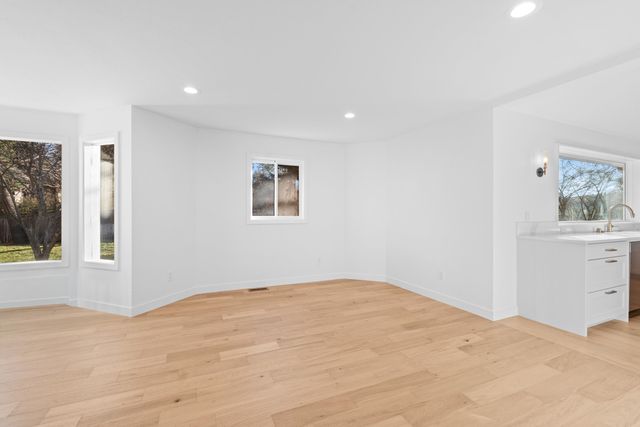 910 E Donegal Ave, Spokane, WA 99223