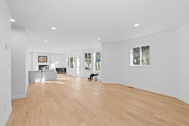 910 E Donegal Ave, Spokane, WA 99223