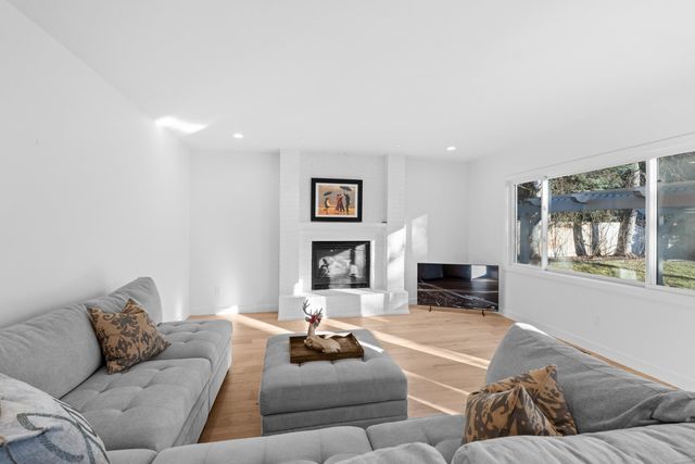 910 E Donegal Ave, Spokane, WA 99223