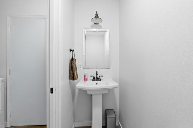 910 E Donegal Ave, Spokane, WA 99223