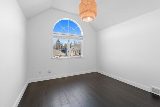 910 E Donegal Ave, Spokane, WA 99223