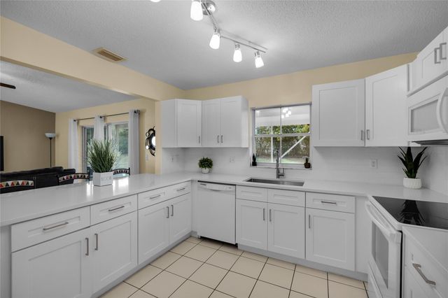 5227 NW 96th Avenue, Sunrise, FL 33351