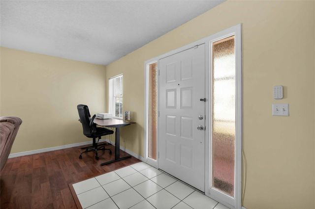 5227 NW 96th Avenue, Sunrise, FL 33351