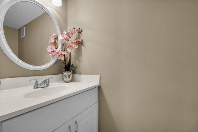 5227 NW 96th Avenue, Sunrise, FL 33351