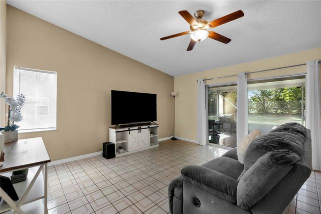 5227 NW 96th Avenue, Sunrise, FL 33351