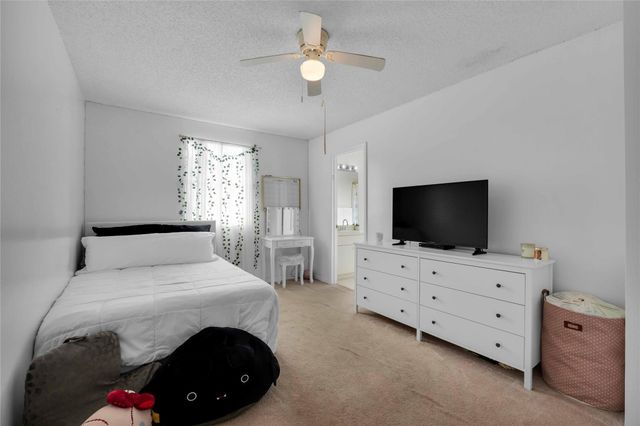 5227 NW 96th Avenue, Sunrise, FL 33351