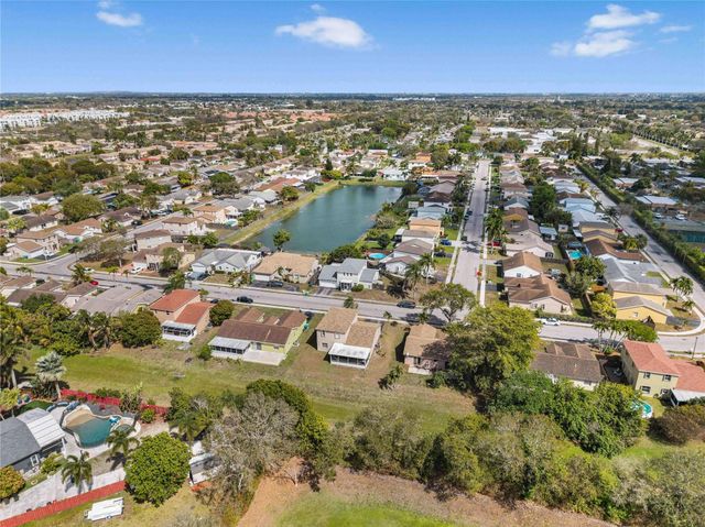 5227 NW 96th Avenue, Sunrise, FL 33351