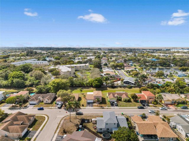 5227 NW 96th Avenue, Sunrise, FL 33351