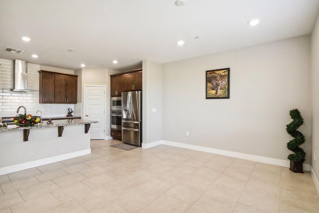 10409 Charles Morris Way, Elk Grove, CA 95757