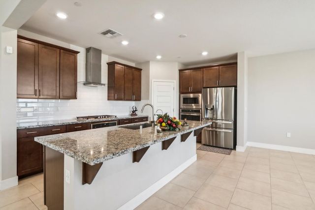 10409 Charles Morris Way, Elk Grove, CA 95757