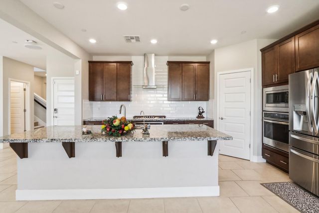 10409 Charles Morris Way, Elk Grove, CA 95757