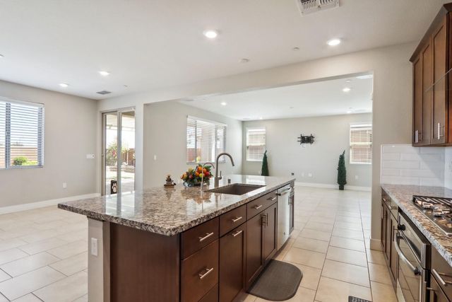 10409 Charles Morris Way, Elk Grove, CA 95757