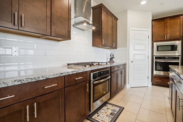 10409 Charles Morris Way, Elk Grove, CA 95757