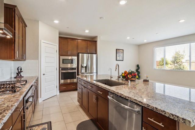 10409 Charles Morris Way, Elk Grove, CA 95757