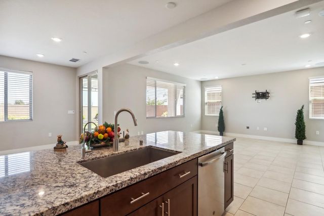 10409 Charles Morris Way, Elk Grove, CA 95757