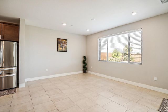 10409 Charles Morris Way, Elk Grove, CA 95757