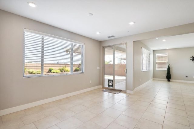 10409 Charles Morris Way, Elk Grove, CA 95757