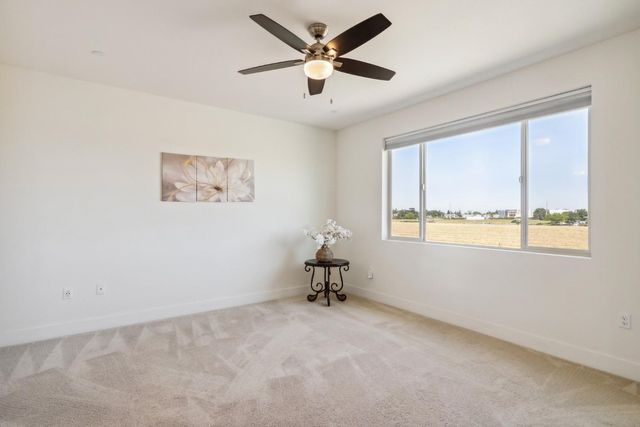 10409 Charles Morris Way, Elk Grove, CA 95757