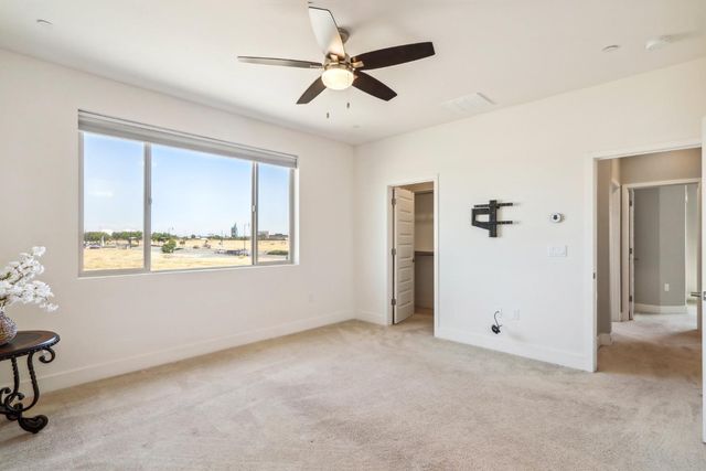 10409 Charles Morris Way, Elk Grove, CA 95757