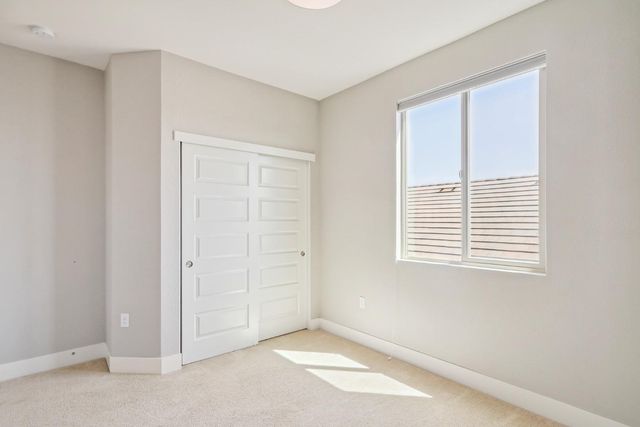 10409 Charles Morris Way, Elk Grove, CA 95757
