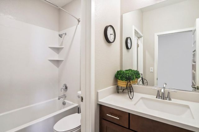 10409 Charles Morris Way, Elk Grove, CA 95757