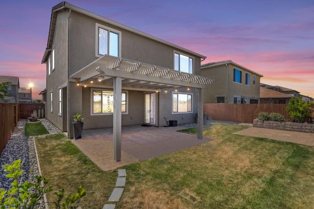 10409 Charles Morris Way, Elk Grove, CA 95757