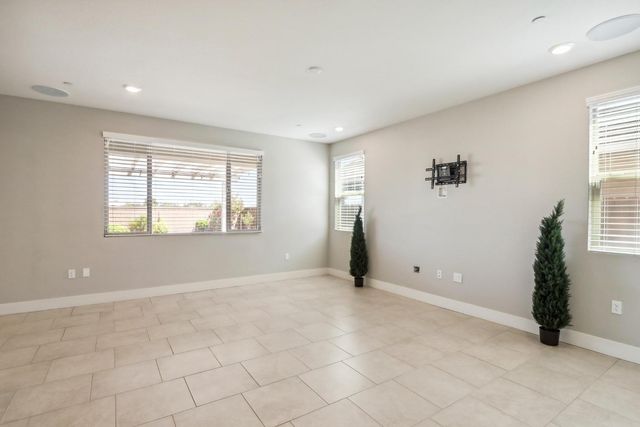 10409 Charles Morris Way, Elk Grove, CA 95757
