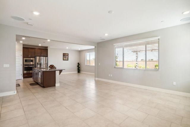 10409 Charles Morris Way, Elk Grove, CA 95757