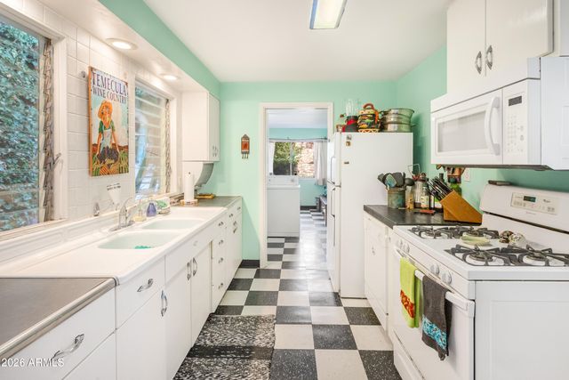 14 Maxfield Avenue, Bisbee, AZ 85603