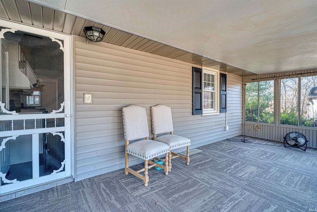 2233 Folsomville Road, Boonville, IN 47601