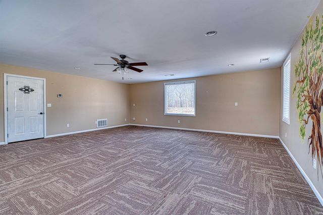 2233 Folsomville Road, Boonville, IN 47601